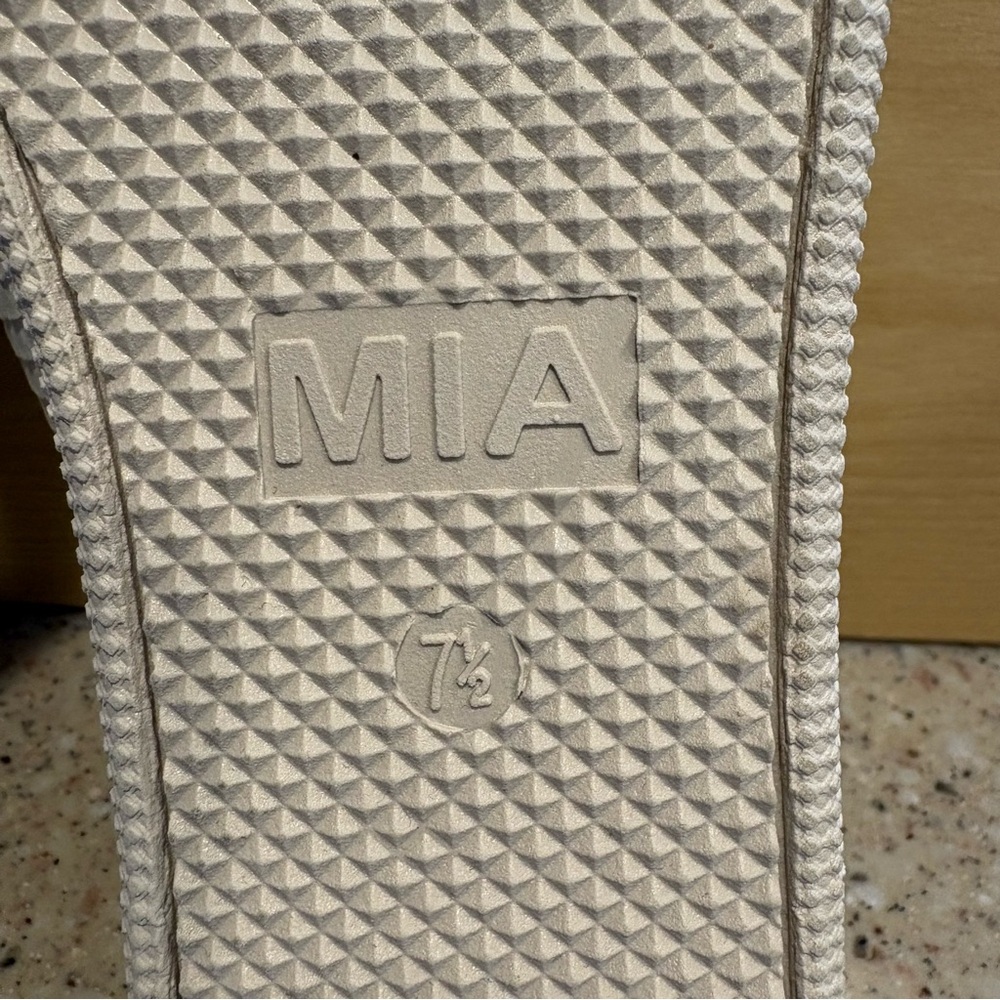Women’s MIA Saige Slip On Slides, Size 7.5, NEVER WORN - Picture 6 of 9
